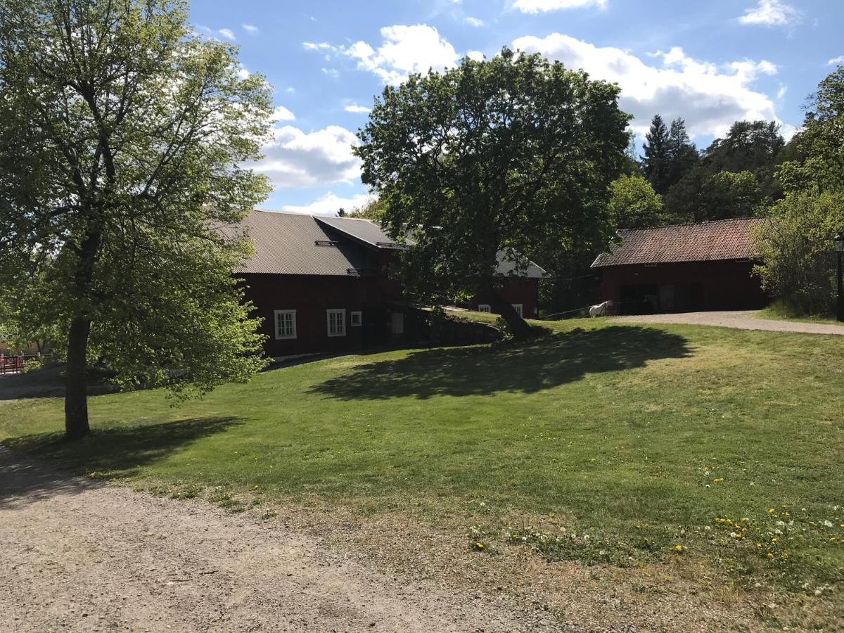 Nice Holiday House At Horse Farm With Lake And Sauna Holo (Sodertalje) Exterior foto